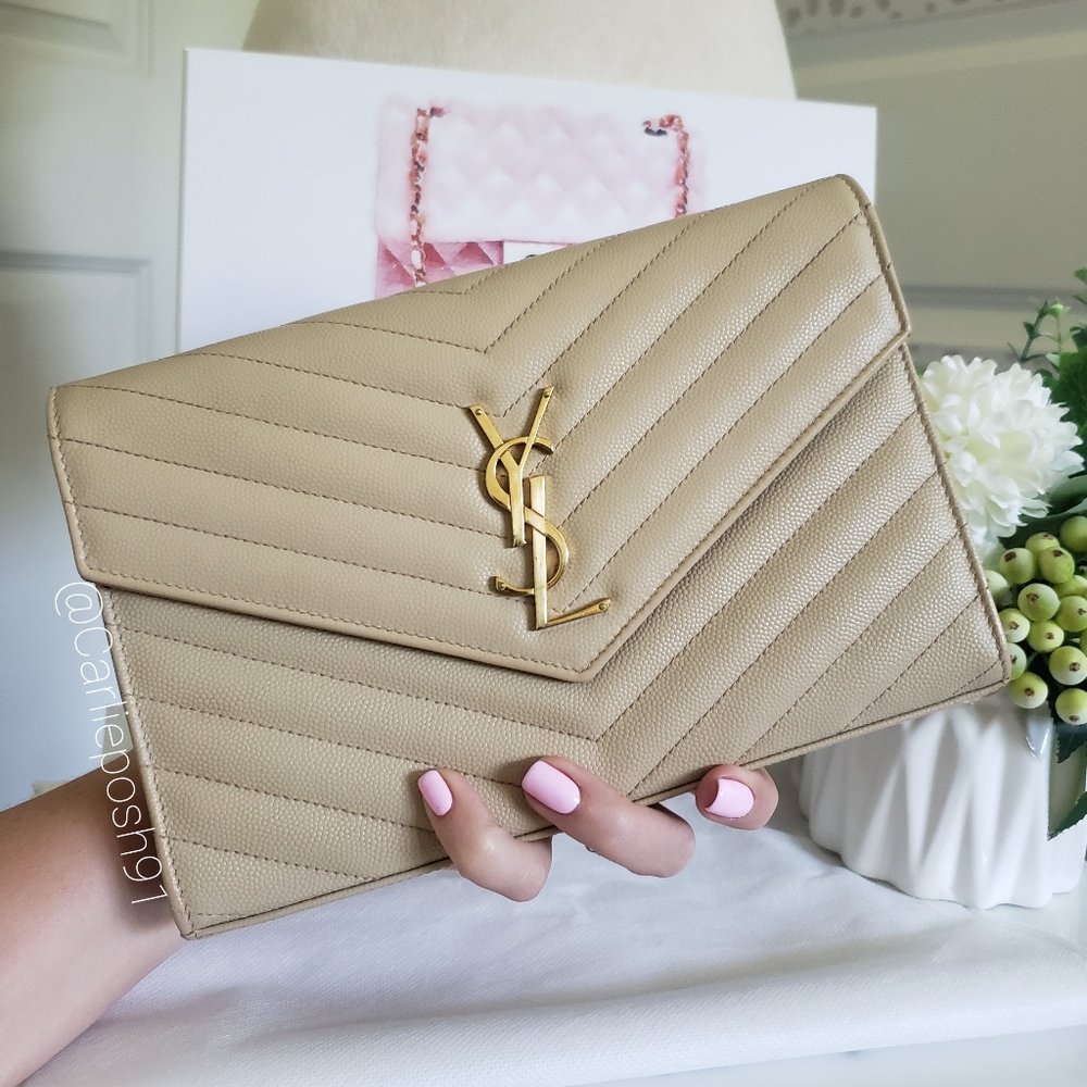 *SOLD* Authentic Pre-owned Saint Laurent Cassandre Grain De Poudre Envelope Bag - Picture 4 of 16